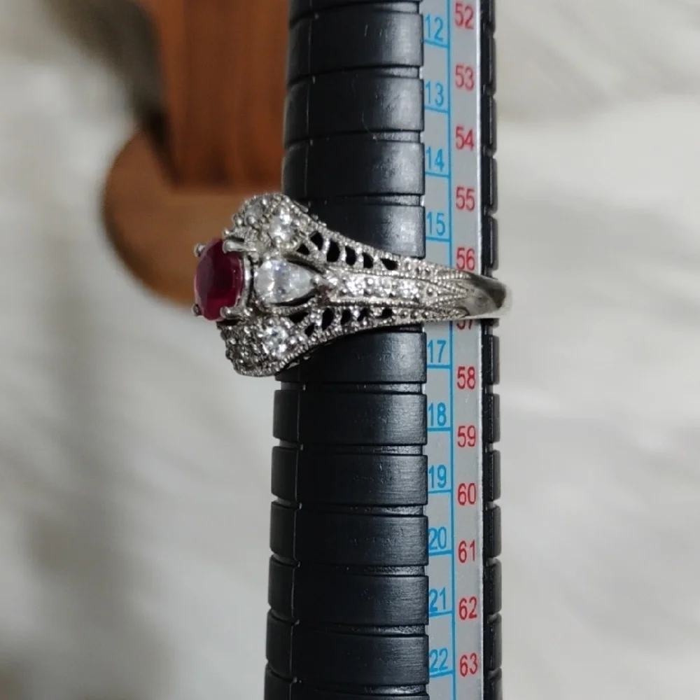 925 Sterling Silver this stunning
